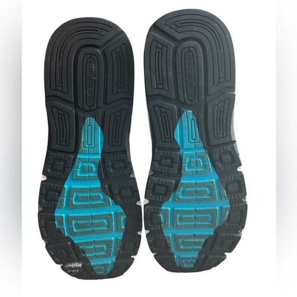 New Balance W1540 V3 Running Shoe - Picture 2 of 6